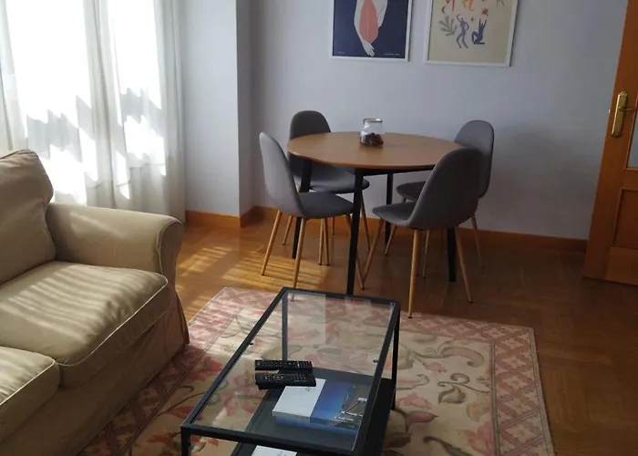 Céntrico apartamento en Oviedo con parking y wifi